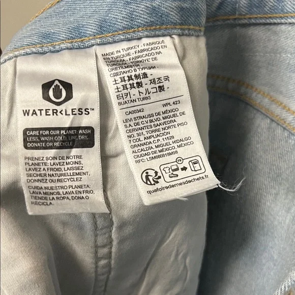 Levi's Women's High Rise Light Blue Jeans - Picture 7 of 8